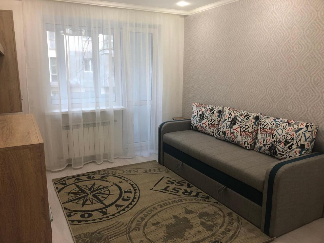 Gil Apartments, 38 Prospect Svobody Oujhorod Extérieur photo